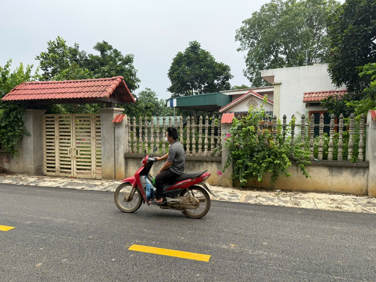 Xóm Mòng - Mặt đường Võ Nguyên Giáp, Lương Sơn, Hòa Bình5